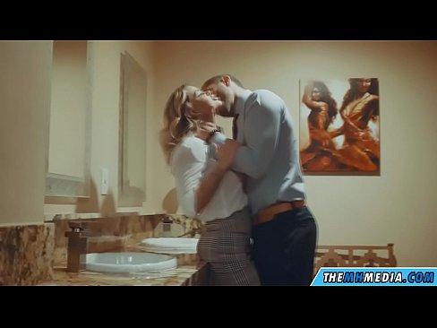 ❤️ Wann eng Busty Blond Iech an engem ëffentlechen Toilette verféiert ❌ Porno op Porno lb.shufflesex.ru ☑